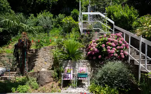 Delizioso, Clivio Artemisio con giardino, vista mare e box.