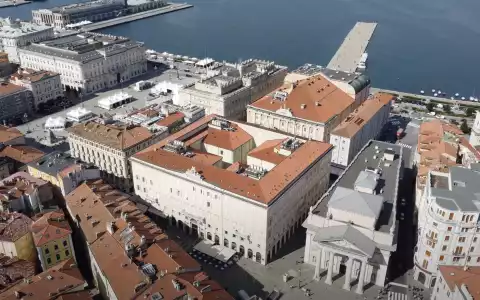 Trieste - Palazzo Tergesteo