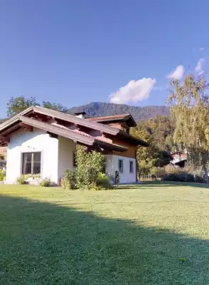 Ampia villa in vendita a Villa Santina