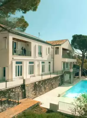 Prestigiosa villa a Barcola con piscina